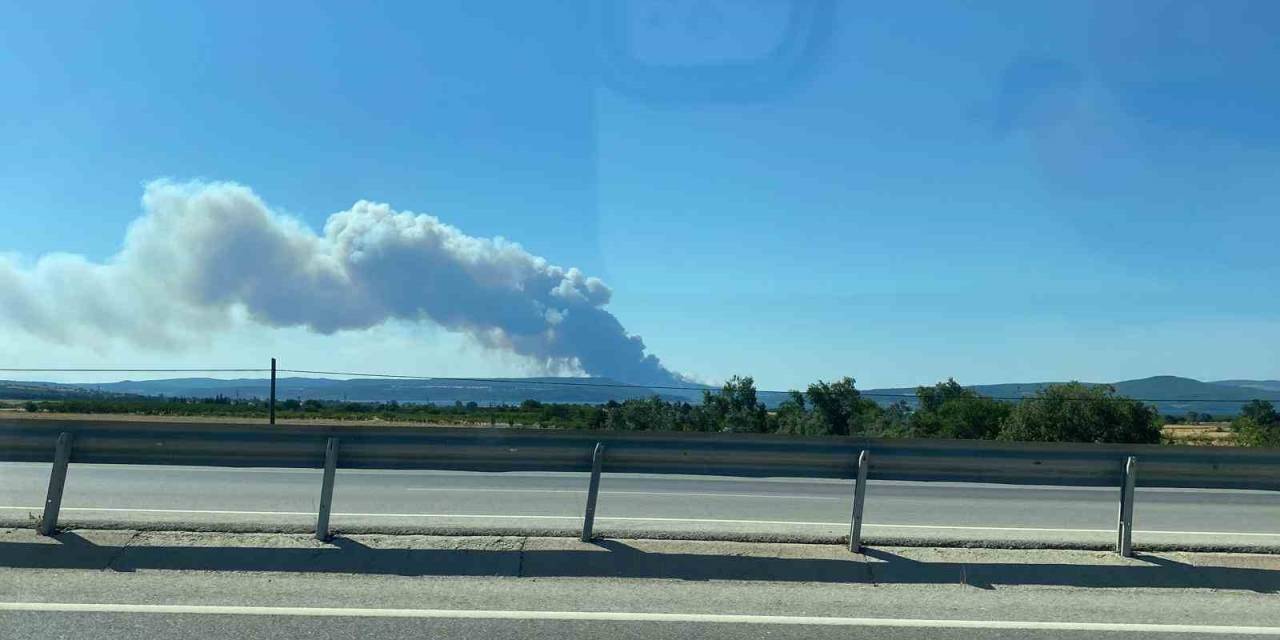 Çanakkale’de Orman Yangını, Gemi Trafiği Askıya Alındı