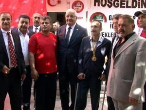Gaziantep’in Dünya Şampiyonları Basına Tanıtıldı