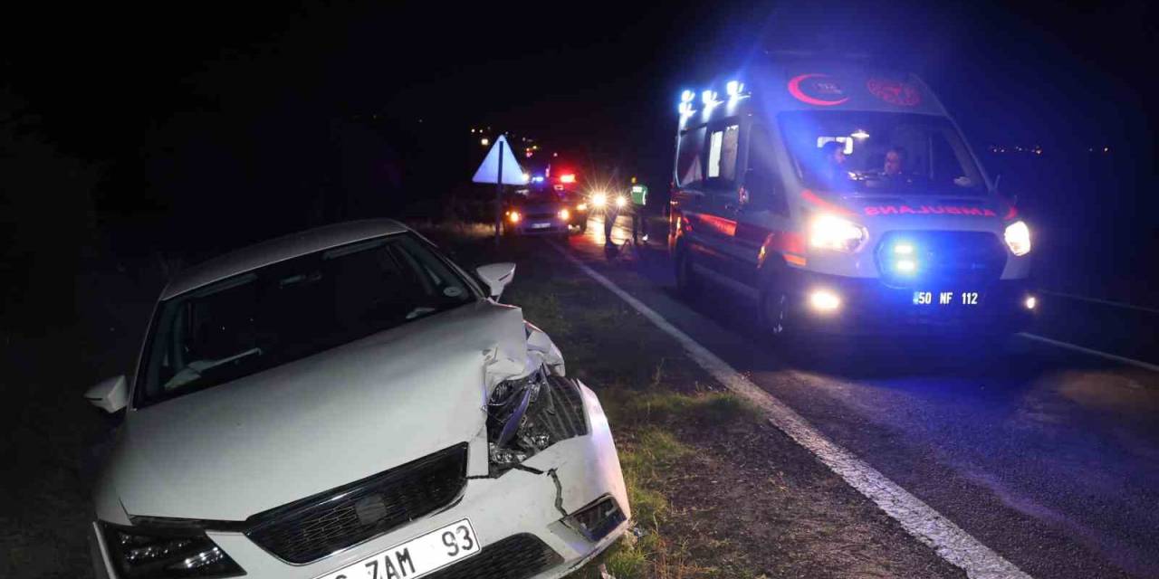 Otomobil Domuza Çarptı 4 Yaralı