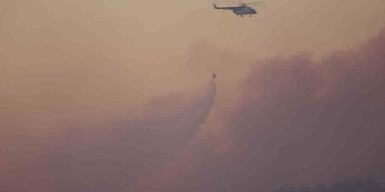 Çanakkale’de 14 Saattir Kontrol Altına Alınamayan Orman Yangınına Havadan Müdahale Başladı