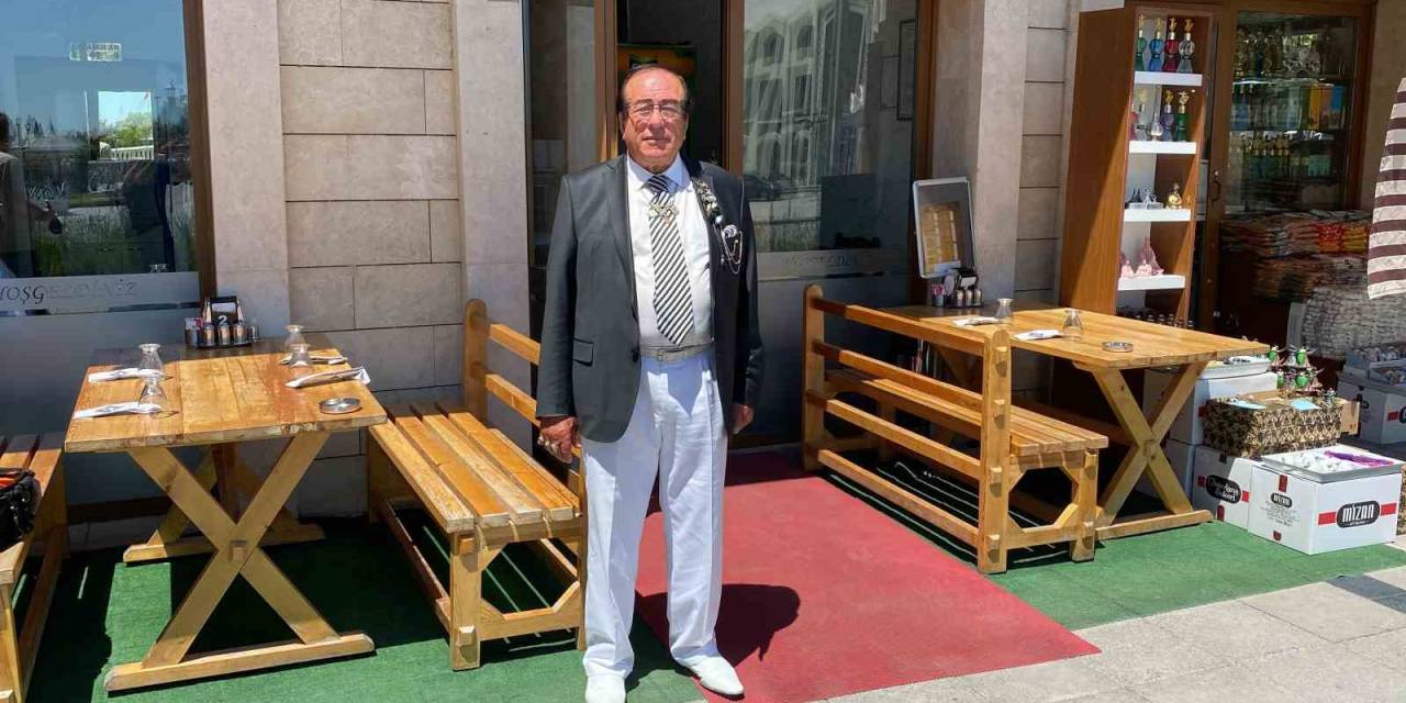 Yaşına Rağmen Her Gün Konya’nın En Şık Giyineni O Oluyor