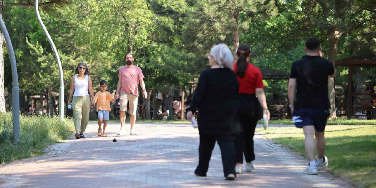 Sivaslıların Uğrak Mekânı Bayramda Da Doldu Taştı