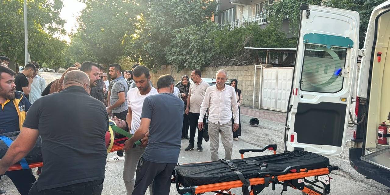 Motosiklet İle Otomobil Çarpıştı: 1’i Ağır 2 Yaralı