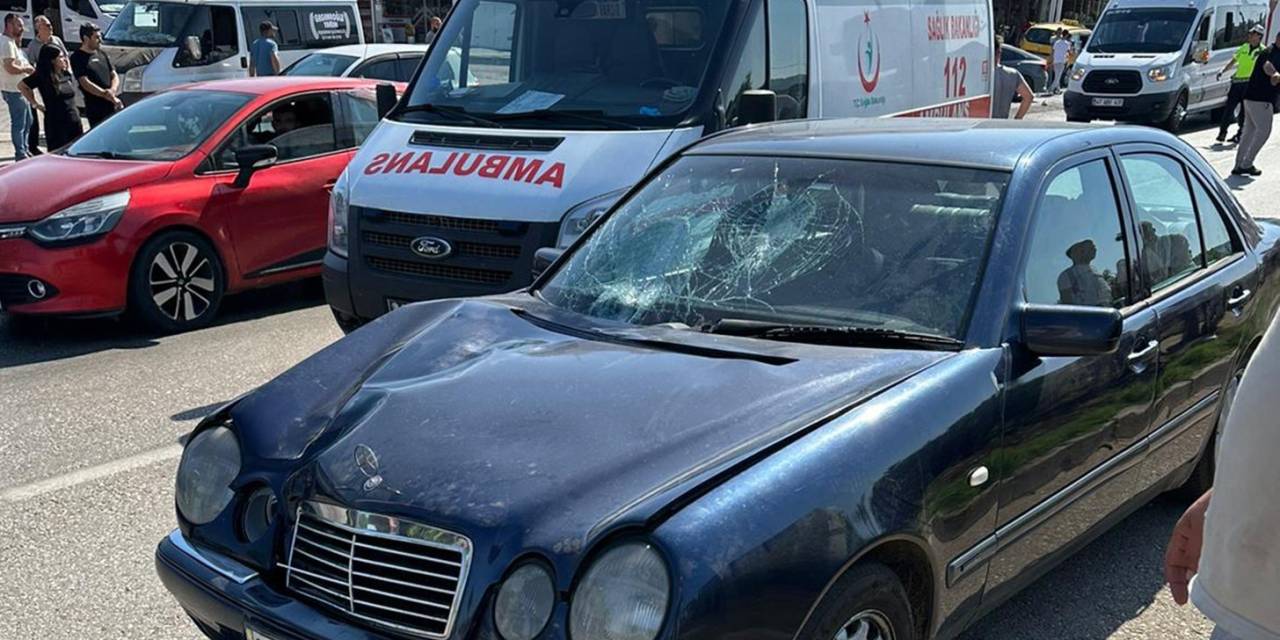 Yolun Karşısına Geçmek İsteyen Genç Kıza Otomobil Çarptı: 1 Ölü