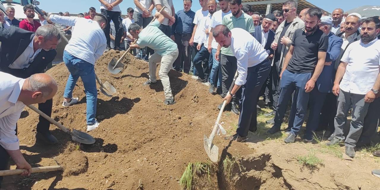 Bitlis’te Trafik Kazası: 1 Ölü, 10 Yaralı