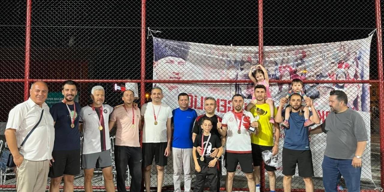 Bilecik’te ’kurumlar Arası Voleybol Turnuvası’ Düzenlendi