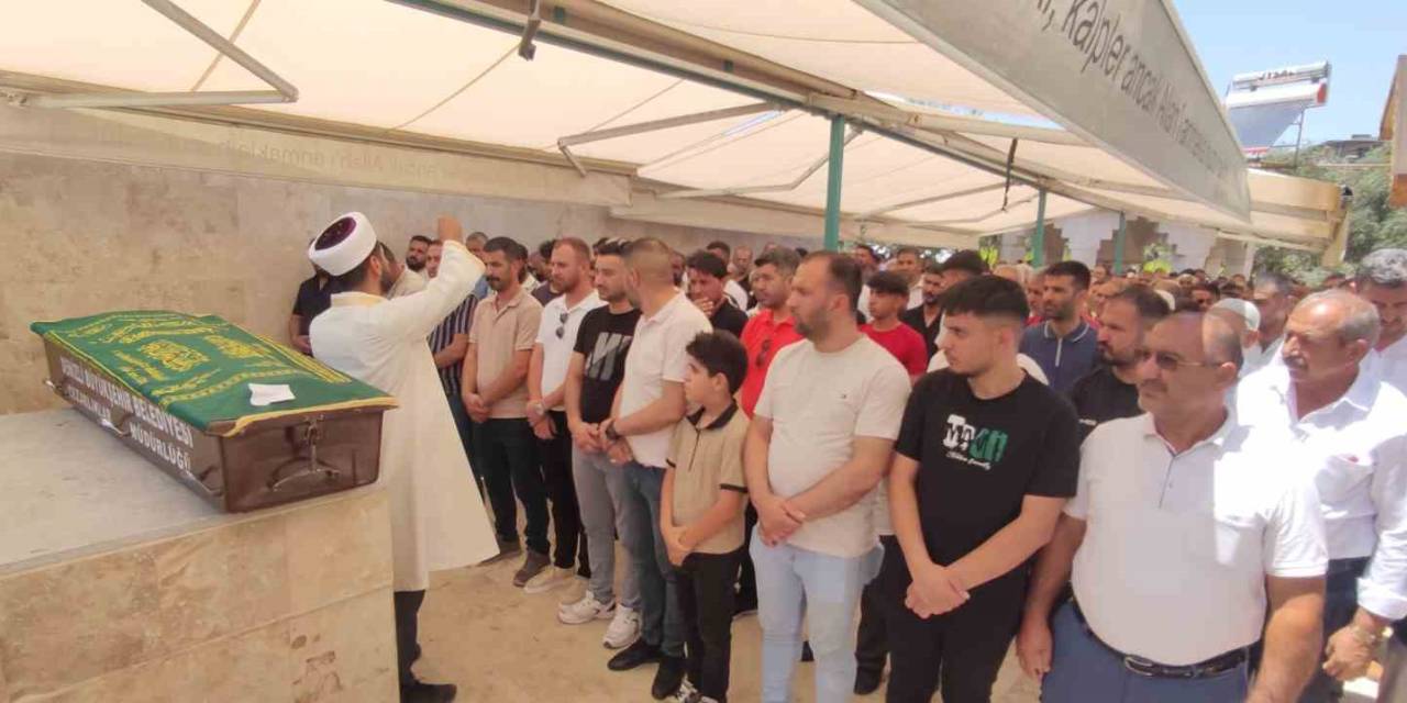 16 Yaşındaki Muhammet’in Cenaze Namazını Dayısı Kıldırdı