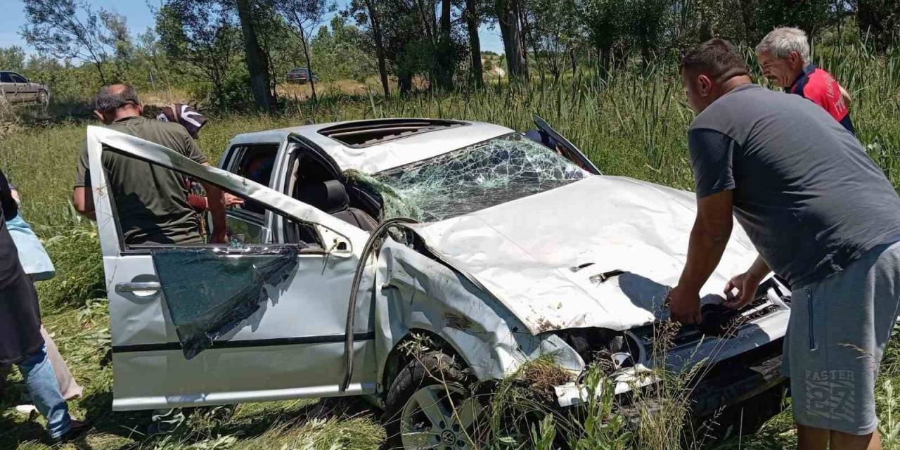 Kastamonu’da Şarampolde Metrelerce Takla Atan Otomobildeki 4 Kişi Yaralandı