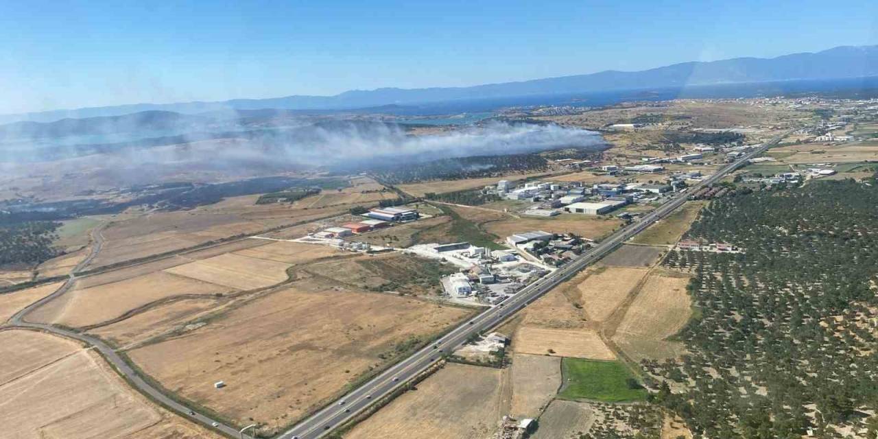 Ayvalık’taki Yangına Havadan Ve Karadan Müdahale Devam Ediyor