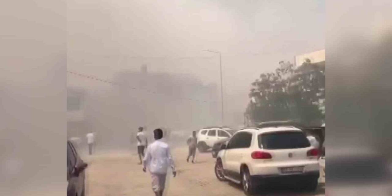 Ayvalık’ta Otluk Alandaki Yangında Dumanlar Yerleşim Yerlerini Olumsuz Etkiliyor