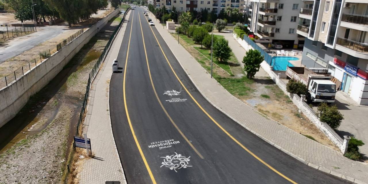Aydın Büyükşehir Belediyesi Efeler Cumhuriyet Caddesi’ni Yeniledi