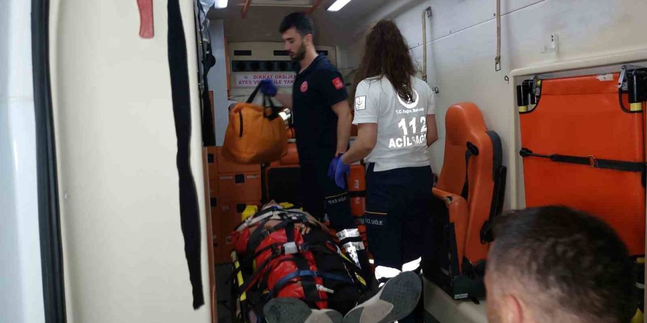 Samsun’da Motosiklet İle Hafif Ticari Araç Çarpıştı: 2 Yaralı