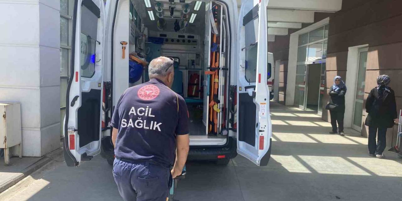 Otomobil Şarampole Yuvarlandı: 1 Ölü, 1 Yaralı