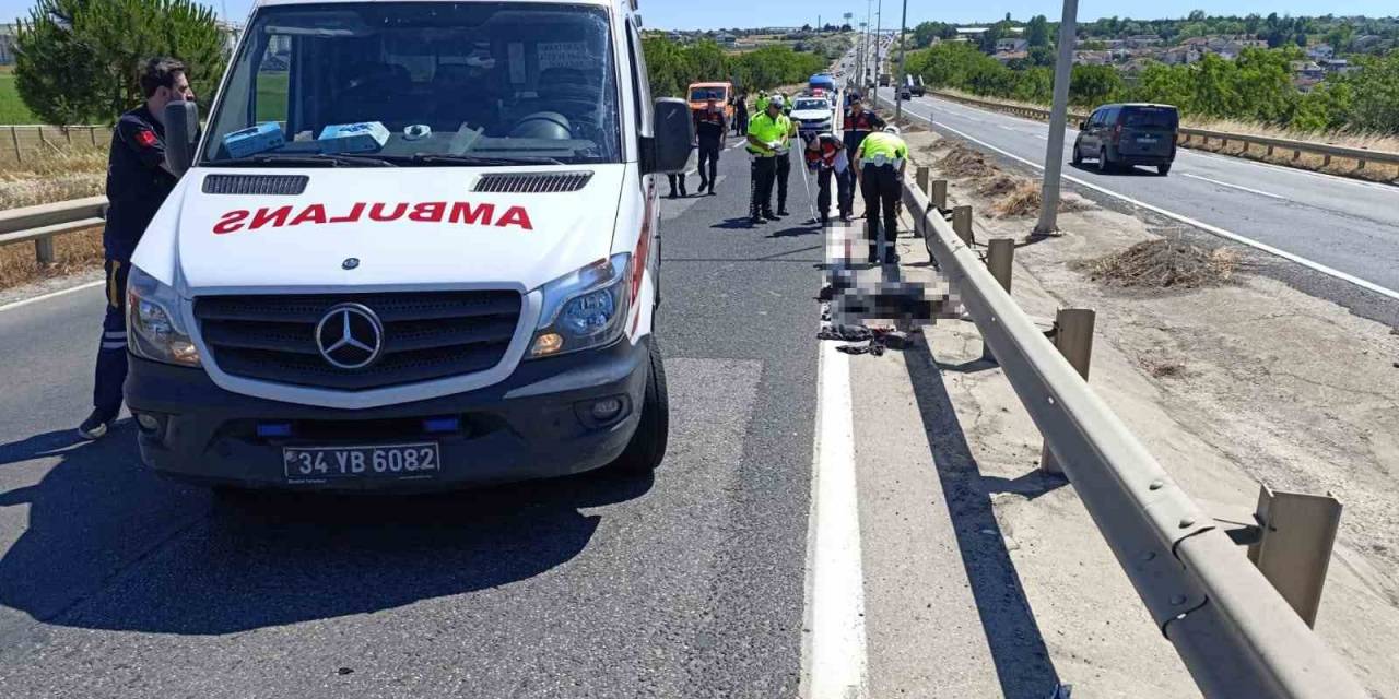 Silivri’de Feci Kaza: Bariyerlere Çarpan Motosiklet Sürücüsü Hayatını Kaybetti