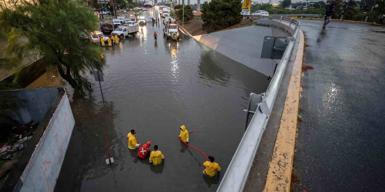 Meksika’yı Alberto Tropikal Fırtınası Vurdu: 3 Ölü