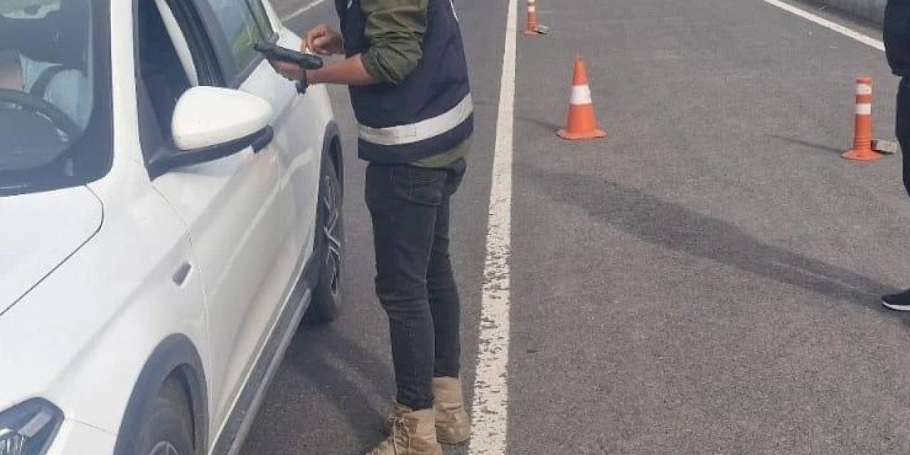 Kars’ta Trafik Uygulamaları Sürüyor