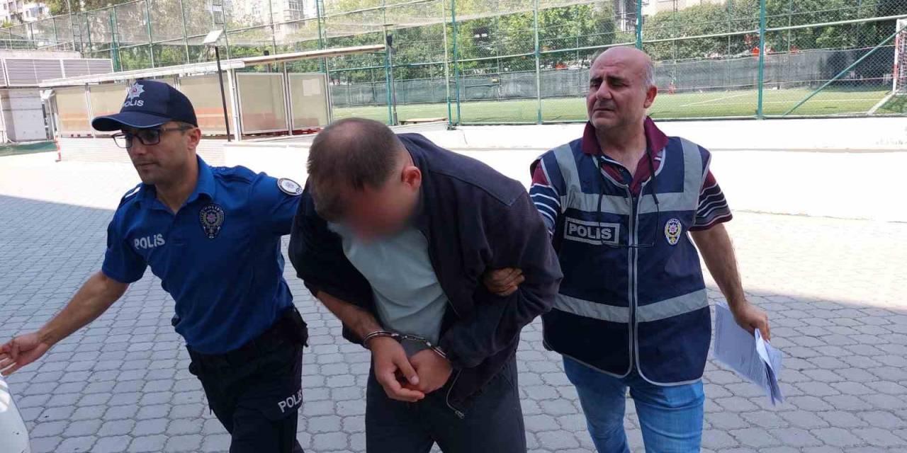 ’boğazından Bıçaklandığı’ Mesajını Komşu Kadına Atıp Yardım İstedi