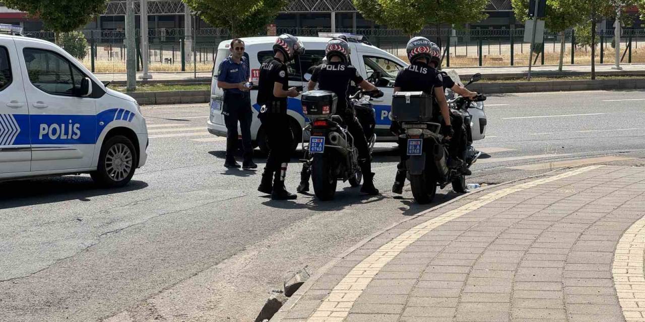 Diyarbakır’da Akraba İki Grup Arasında Tekme, Yumruk, Bıçak Ve Silahlı Kavga: 2 Yaralı