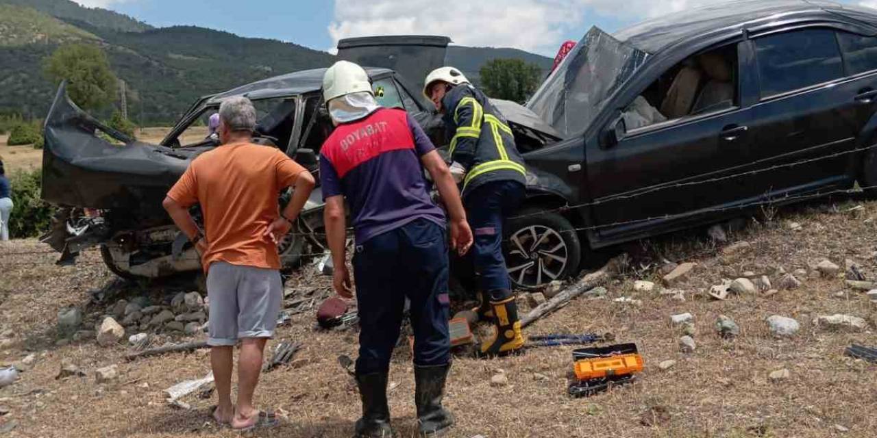 Sinop’ta İki Otomobil Çarpıştı: 5 Yaralı