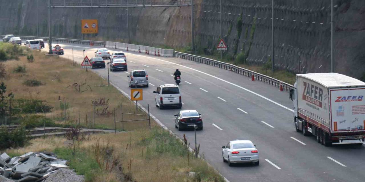 Tatilcilerin Dönüş Yolculuğu Başladı: Bolu Geçişi Rahat