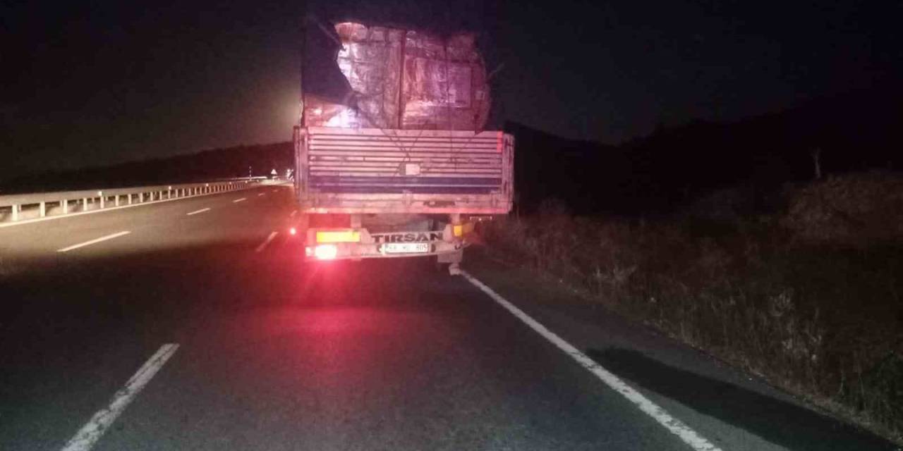 Tır İle Çarpışan Motosiklet Sürücüsü Hayatını Kaybetti