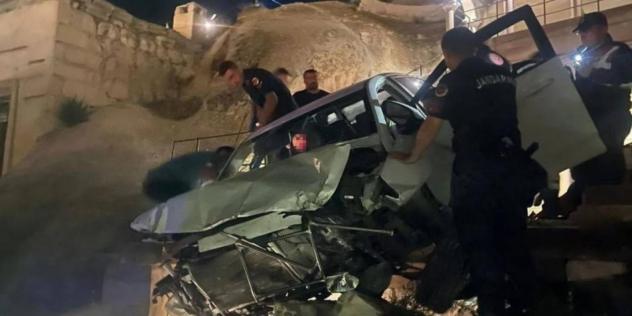 Fren Yerine Gaza Basınca Otelin Bahçesine Uçtu