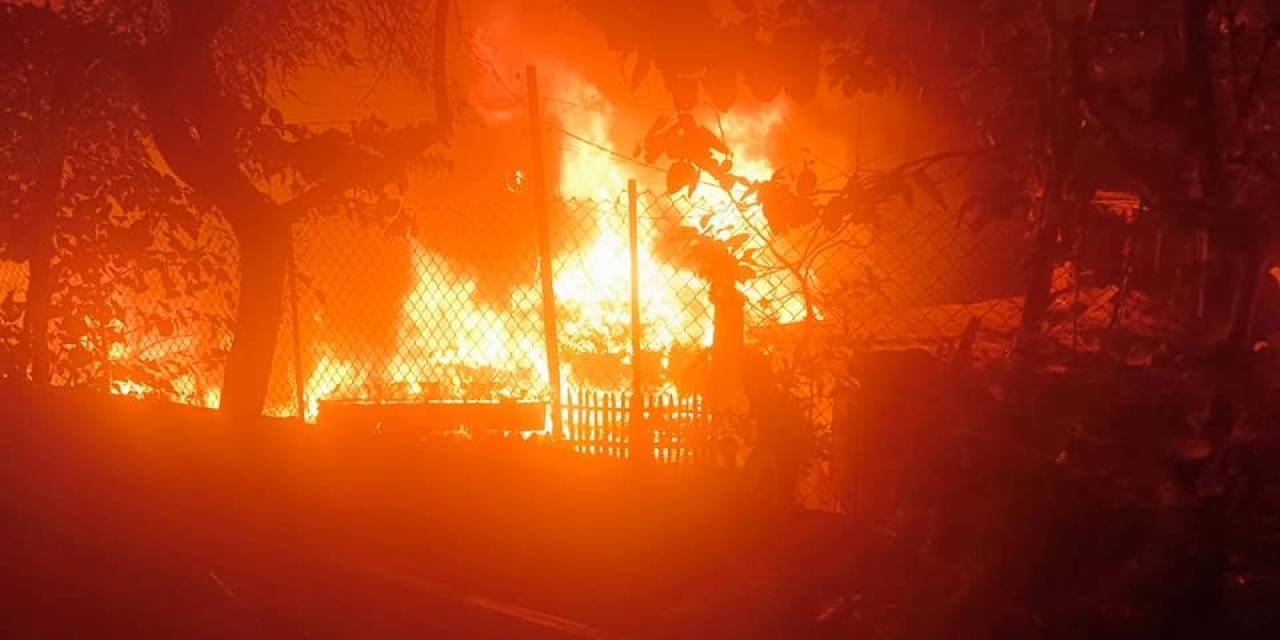Sinop’ta 2 Ev, 2 Ahır, 1 Ambar Ve 1 Mobilya Atölyesi Yanarak Kül Oldu