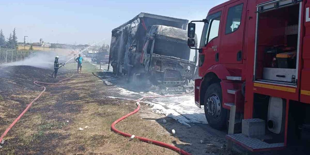 D-100 Karayolunda Tır Yangını