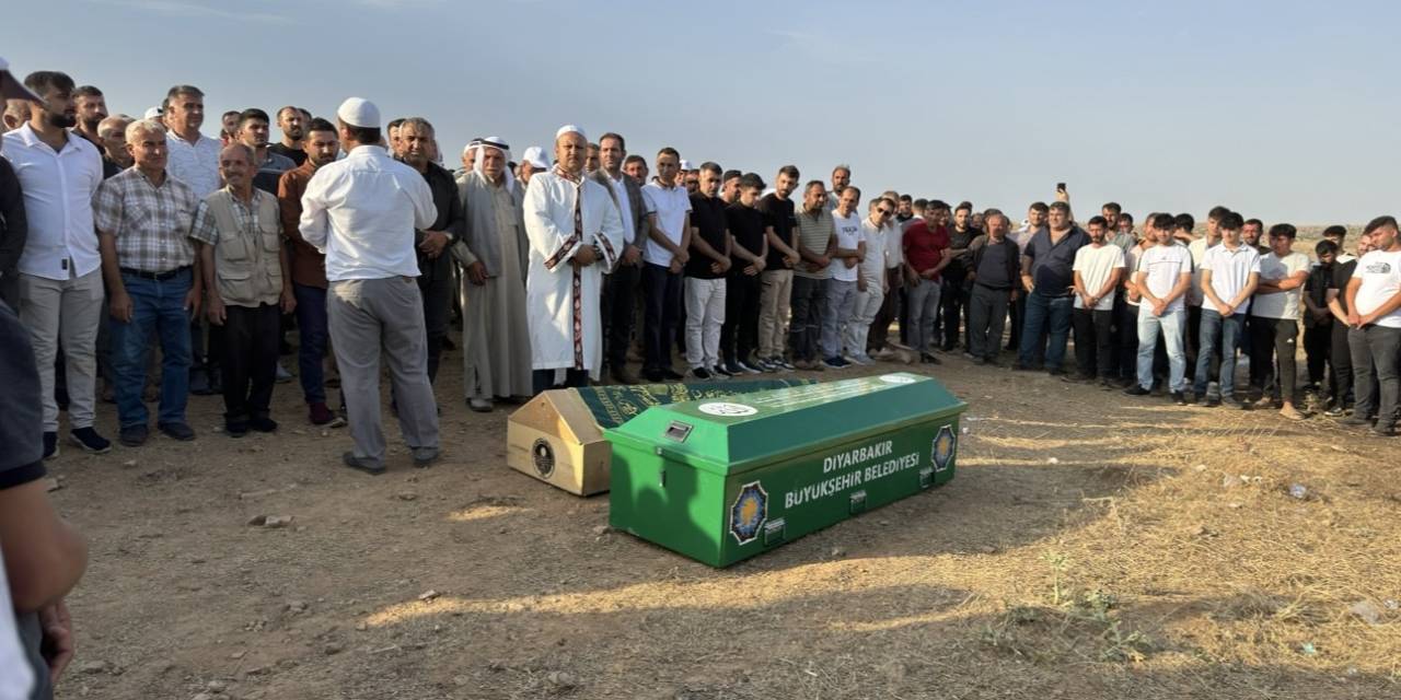 Mardin’deki Yangında Hayatını Kaybeden 2 Vatandaş Defnedildi