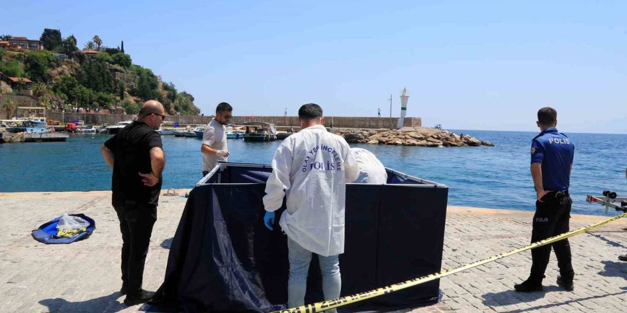 Antalya’da Kayalıklarda Kimliği Belirsiz Ceset Bulundu