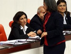 Kadın vekiller etek istemiyor