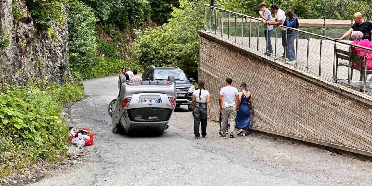 Uzungöl’de Faciadan Dönüldü: Freni Tutmayan Otomobil Takla Attı