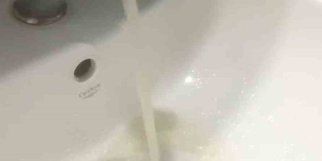 Tekirdağ’da Çeşmeden Kirli Akan İçme Suyuna Tepki: "Banyo Yaparken, Abdest Alırken Midemiz Bulanıyor"