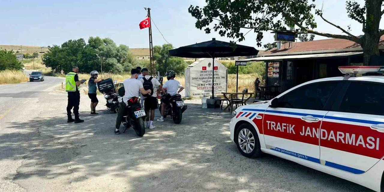 Tekirdağ’da Emniyet Şeridini İhlal Eden 9 Kişiye 65 Bin Lira Ceza