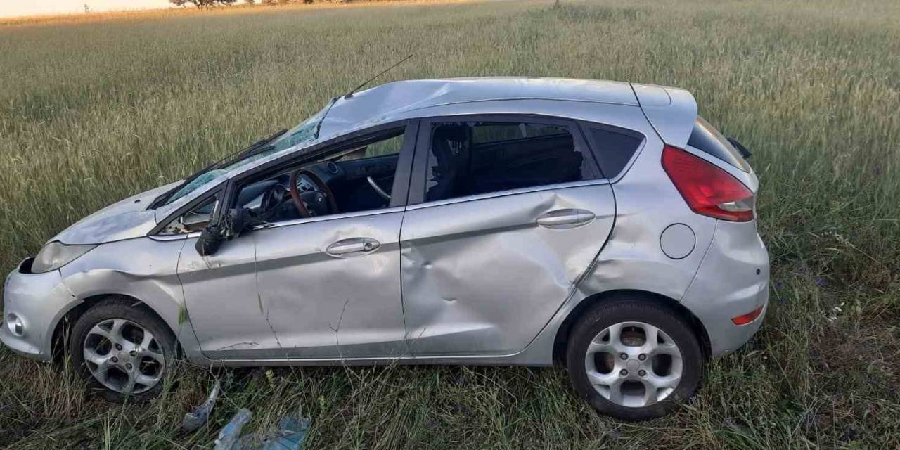 Kontrolden Çıktı, Takla Attı: 3 Yaralı