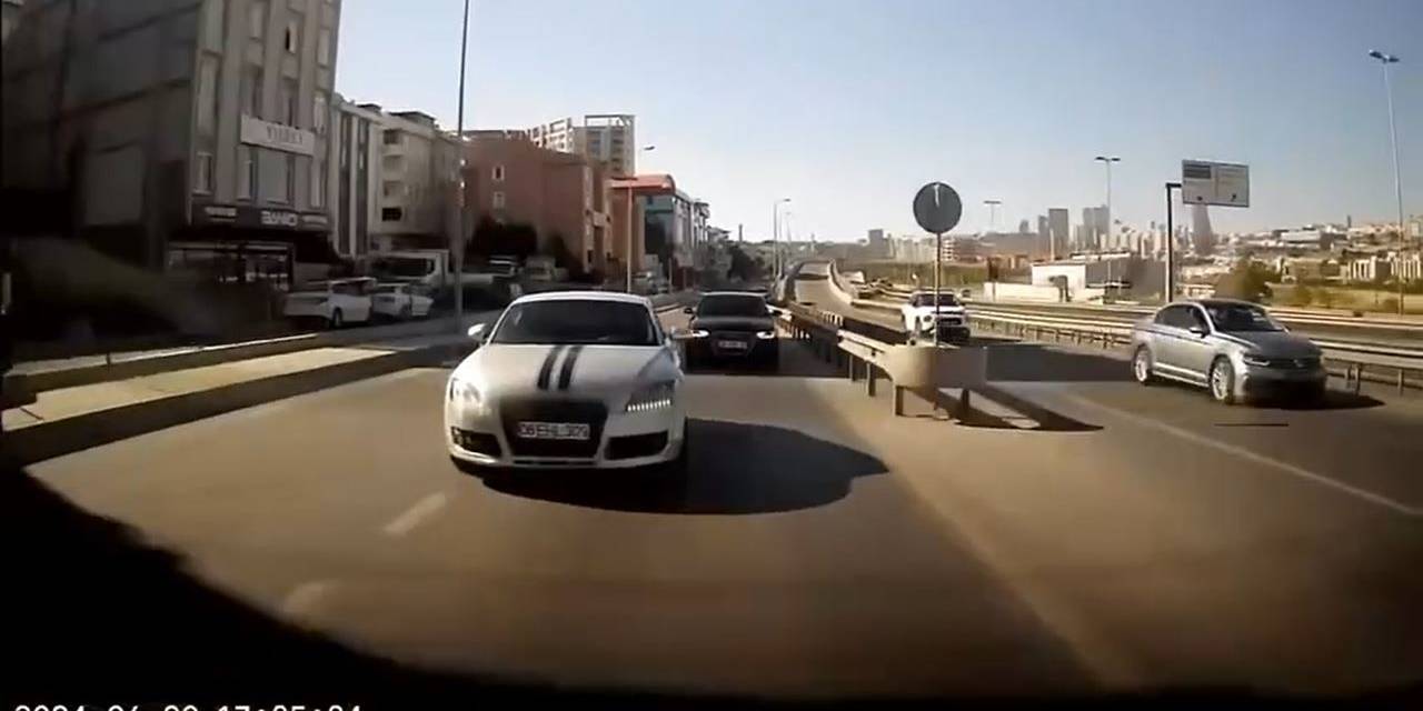 Beylikdüzü’nde Makas Atarak Trafiği Tehlikeye Sokan Sürücüye 7 Bin 129 Lira Para Cezası