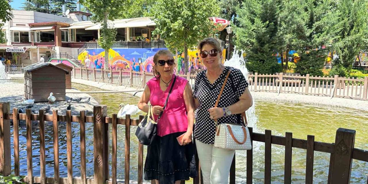 İki Sıra Arkadaşı 50 Yıl Sonra Ankara’da Buluştu