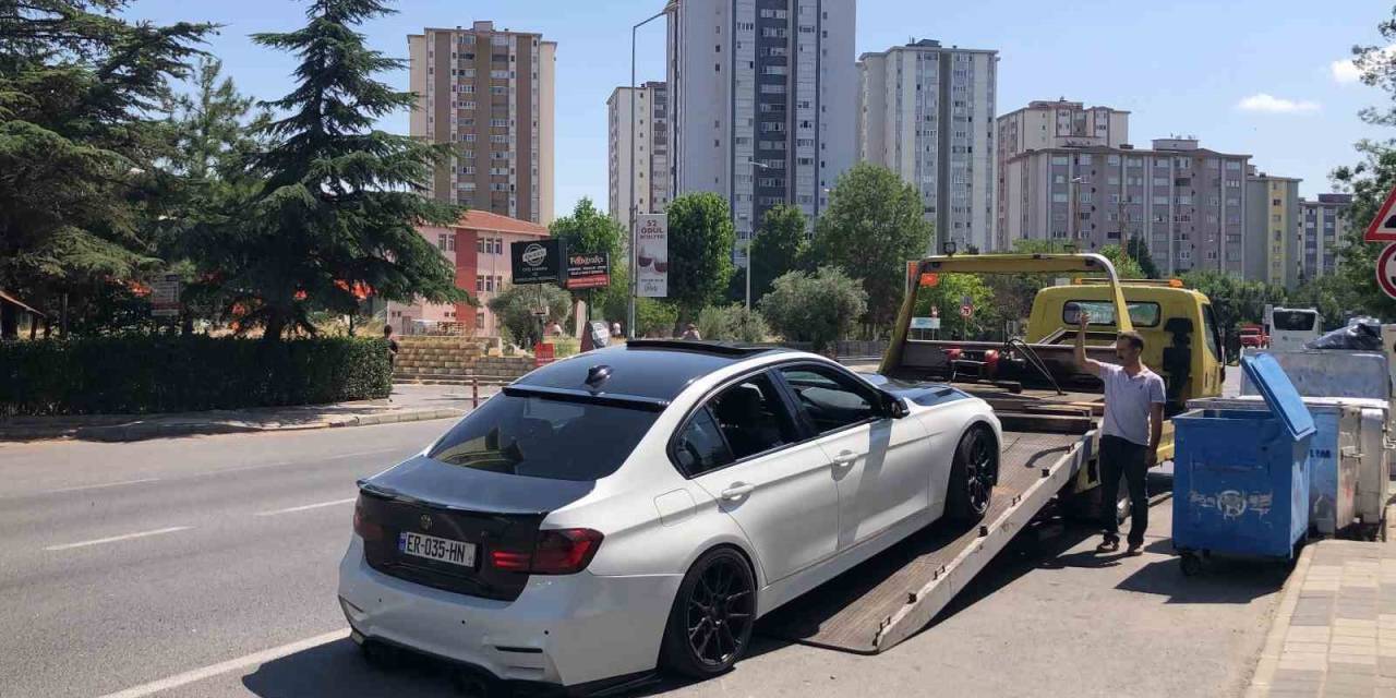 Çorlu’da Abartı Egzoz Takan Sürücüye 6 Bin 439 Tl Ceza Kesildi