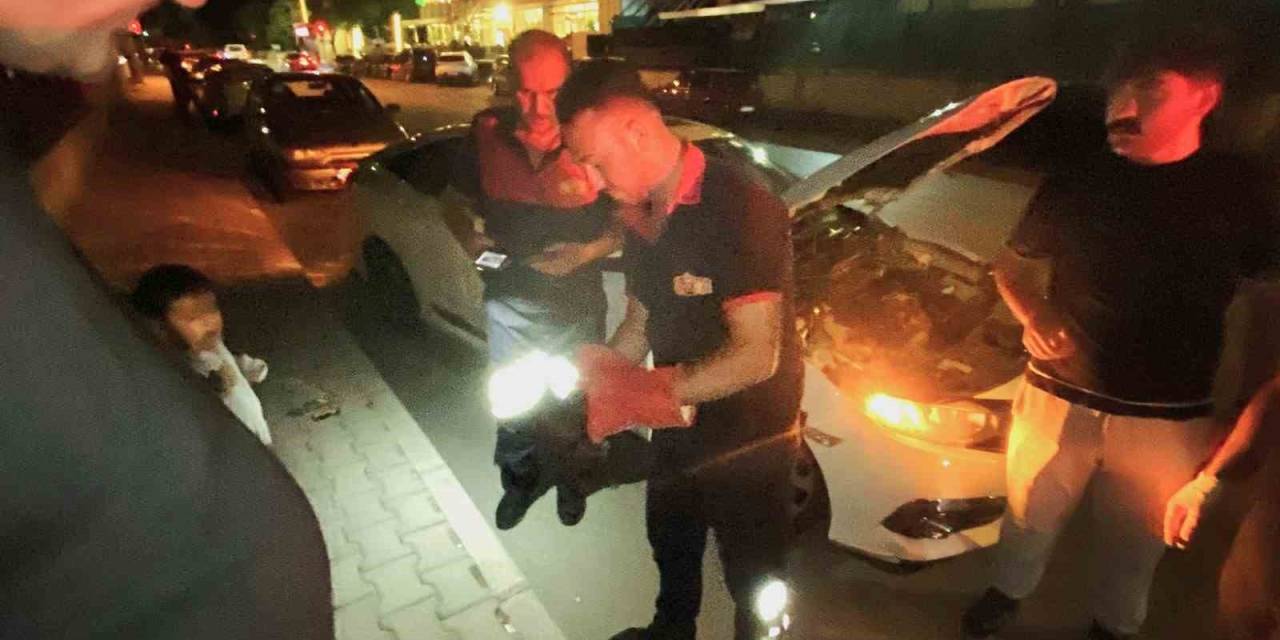 Araç Motoruna Sıkışan Yavru Kedi Kurtarıldı