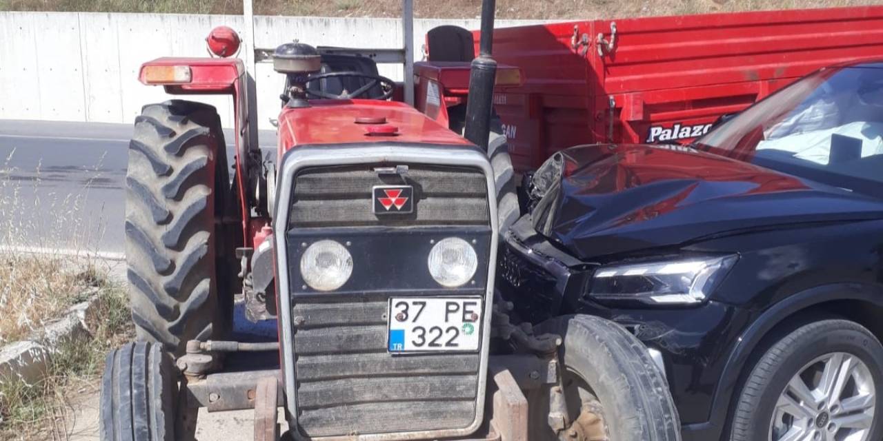 Otomobil Traktöre Çarptı: 1 Yaralı