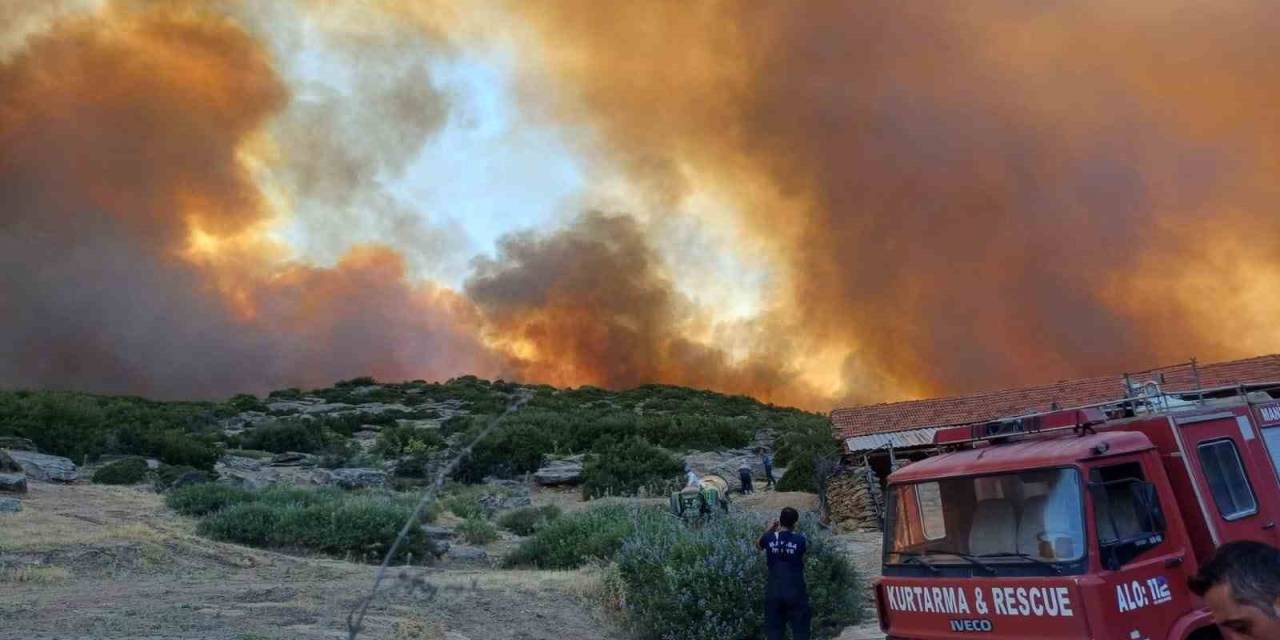 Manisa Salihli’deki Orman Yangını Kontrol Altına Alındı