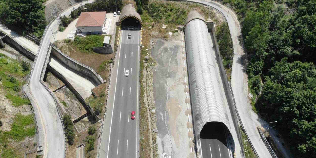 Bolu Geçişinde Trafik Yoğun Akıcı