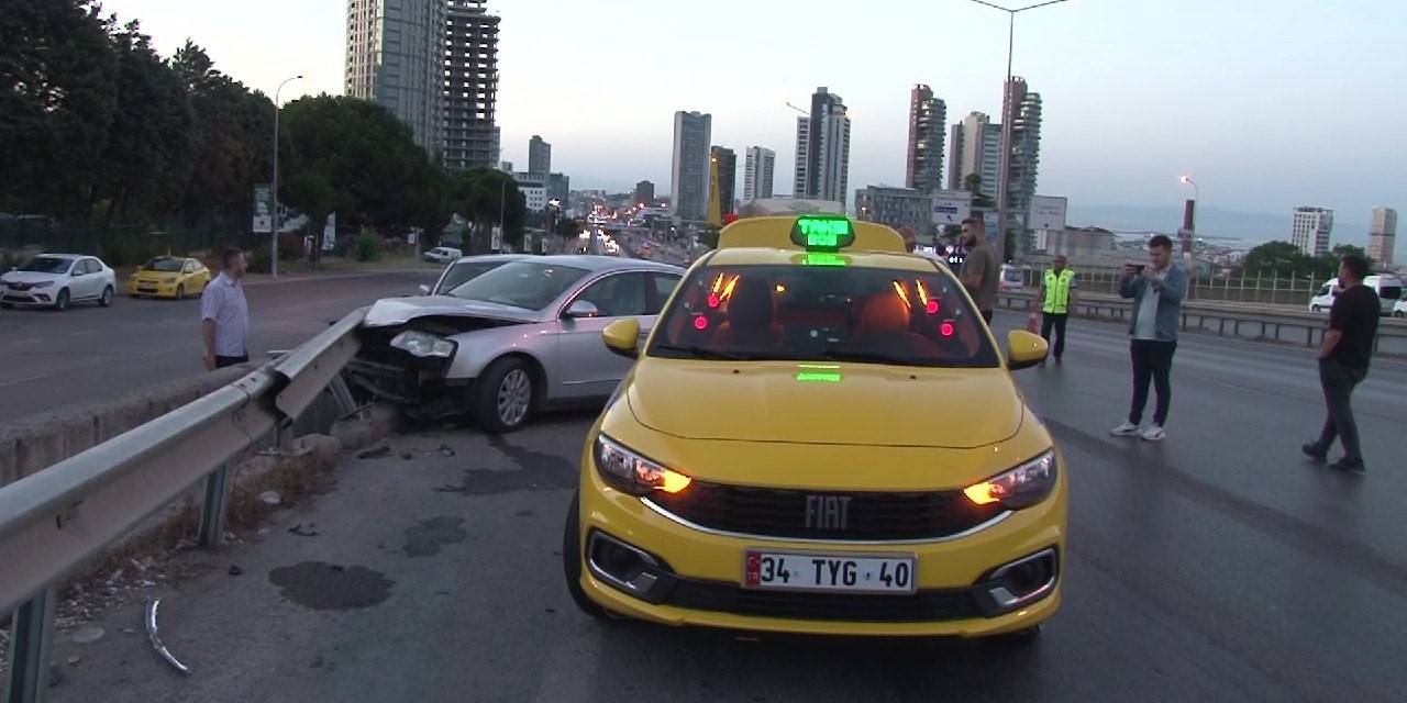 Kartal’da Seyir Halindeyken Direksiyon Başında Uyuyan Sürücü 2 Araca Çarptı: 2’si Çocuk 7 Yaralı