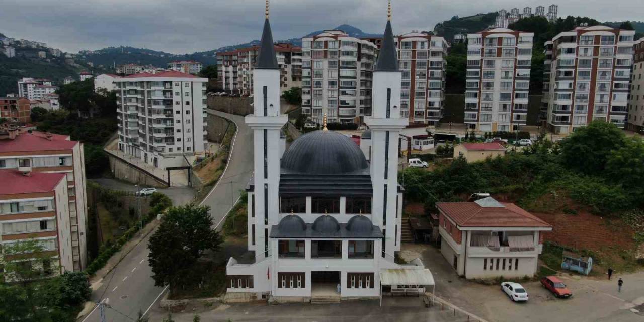 Kiliseye Benzetildiği İçin İnşaatı Duran Cami 18 Yıl Sonra Bitirildi