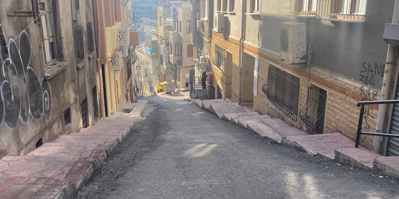 İstanbul’da Pakistanlı Adama Kapkaç Kamerada: Adamın Kovaladığı Şahsı Polis Yakaladı