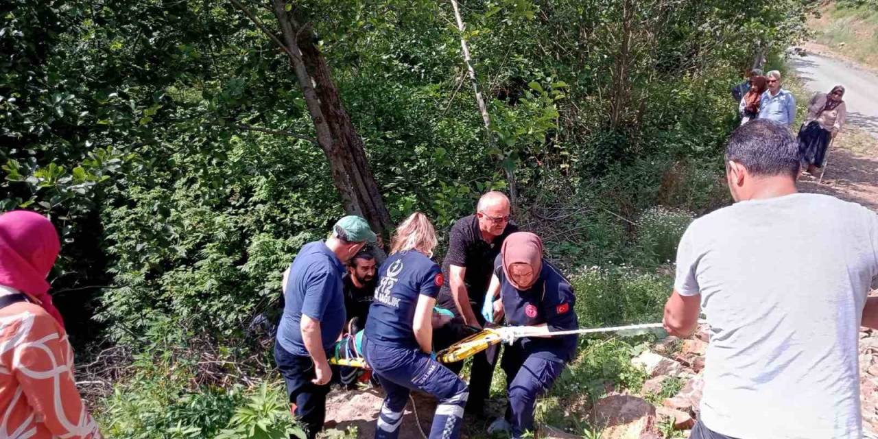 Atv Motor İle Uçuruma Yuvarlanan İki Kişi Kurtarıldı