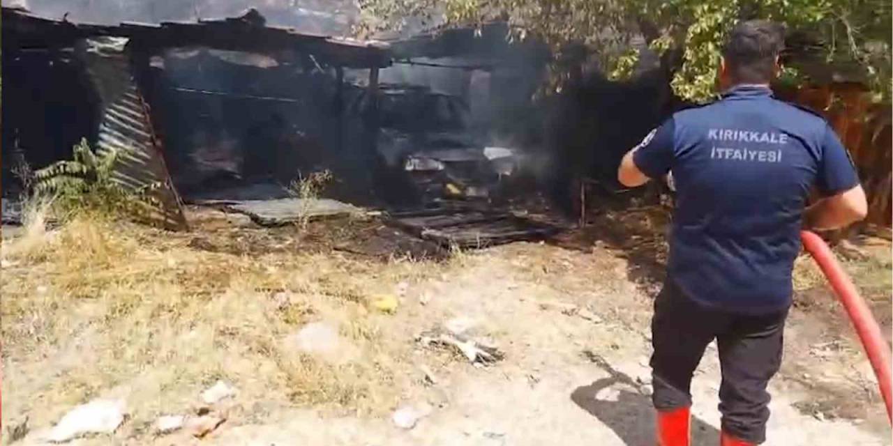 Tutuşan Otlar Garajdaki Otomobili Yaktı