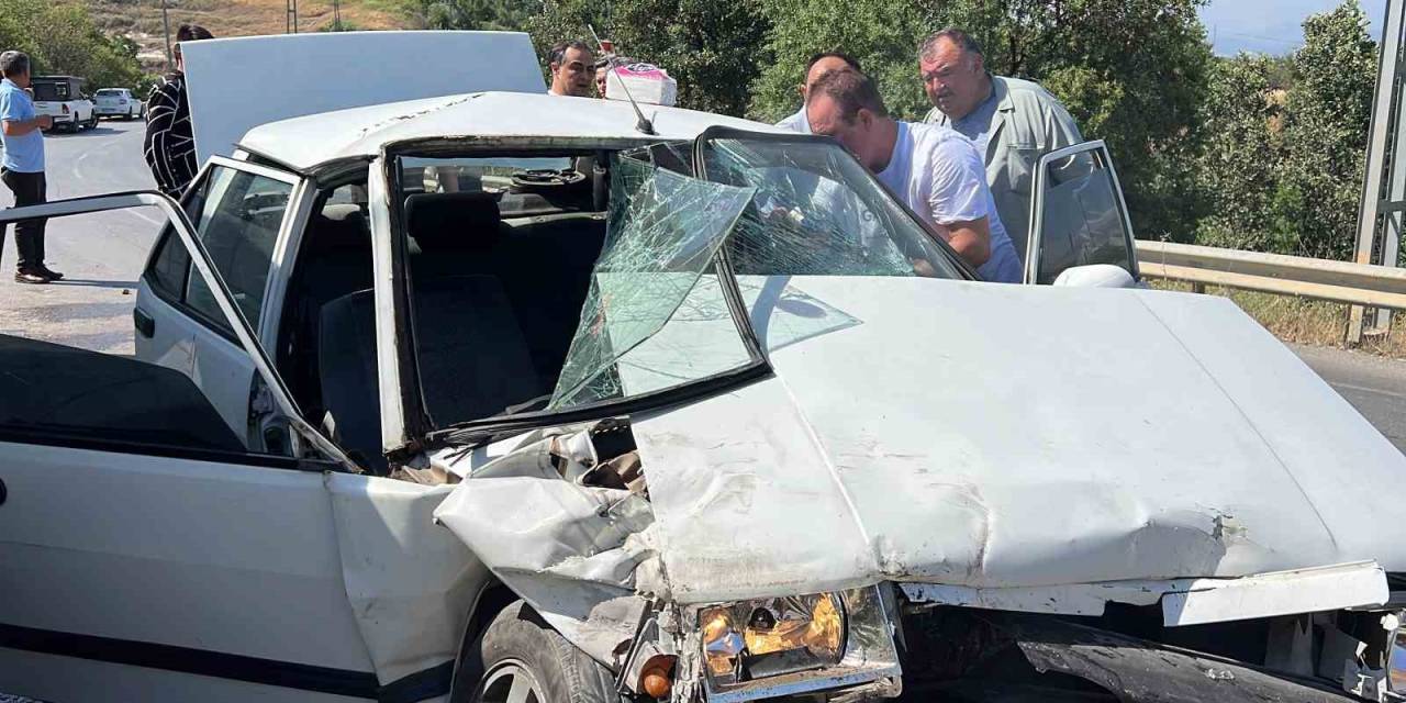 Kahraman Doktor Kaza Yerinde Durup Yaralılara İlk Müdahaleyi Yaptı