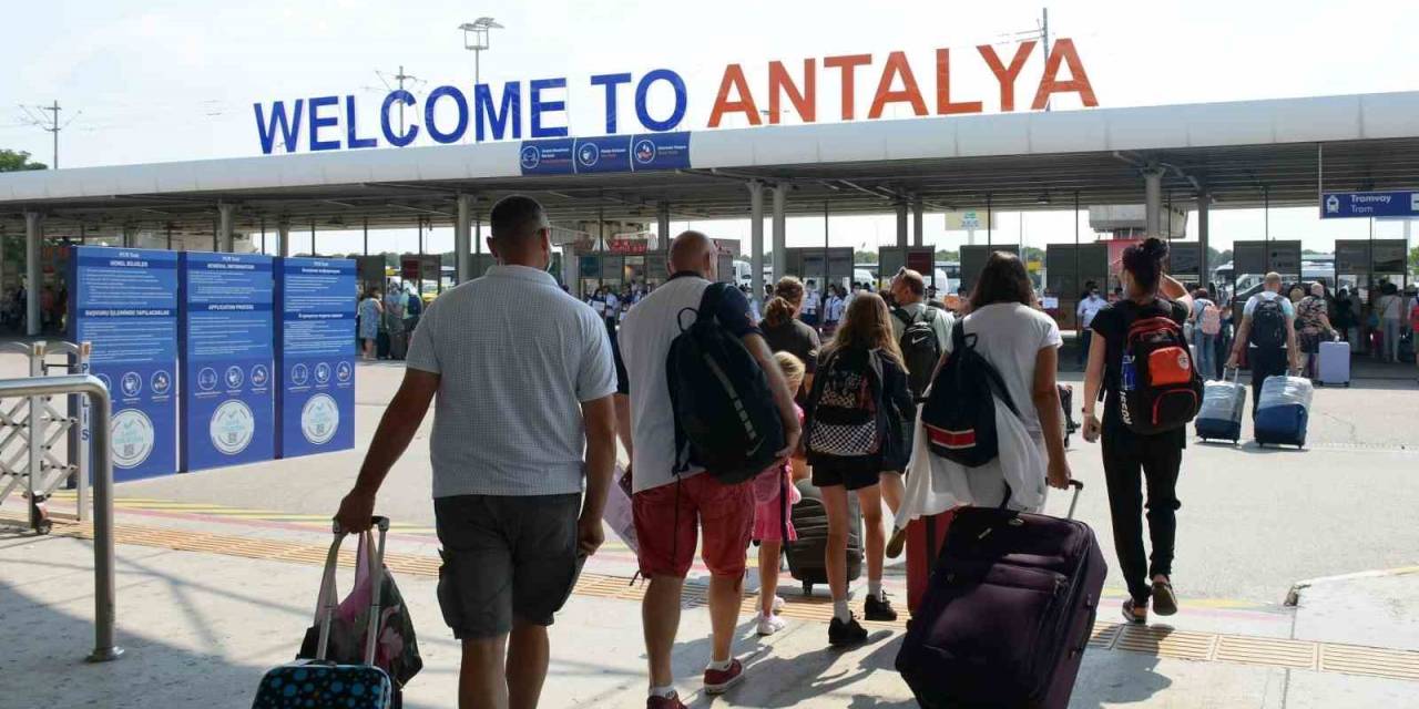 (Düzeltme) Antalya, 17 Milyon Yolcu Beklentisini Karşılayacak