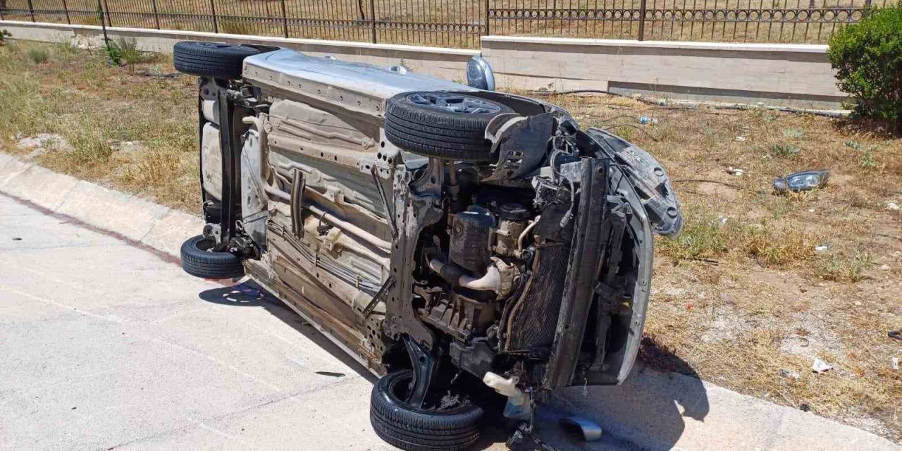 Burdur-antalya Kara Yolunda Kontrolden Çıkan Otomobil Şarampole Devrildi: 1 Yaralı